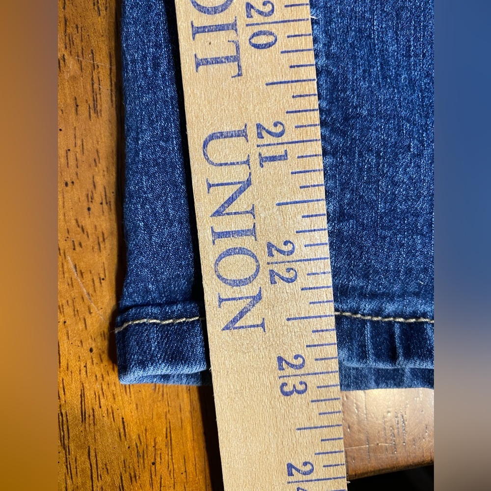 Love indigo lightly distressed, embellished, capris, size 24 plus - Picture 15 of 15